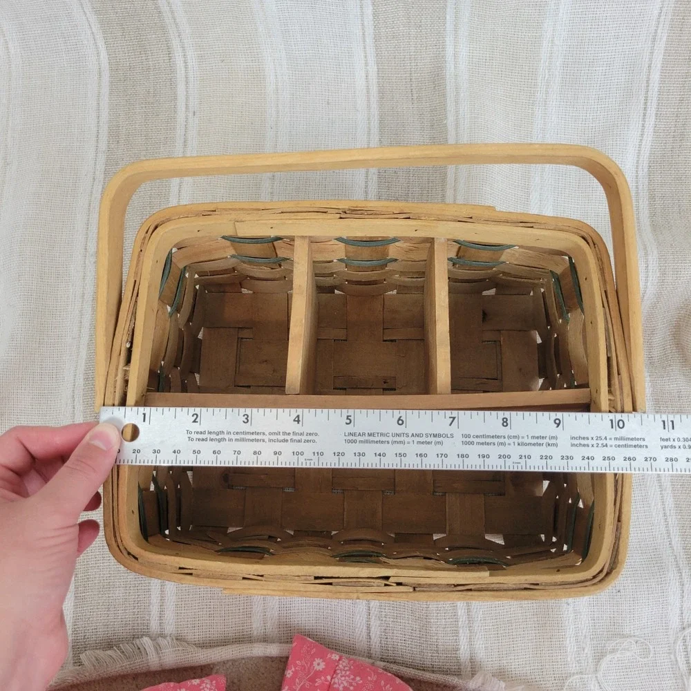 Woven Picnic Basket Rectangle Apples Decoration Silverware and Plates Holder